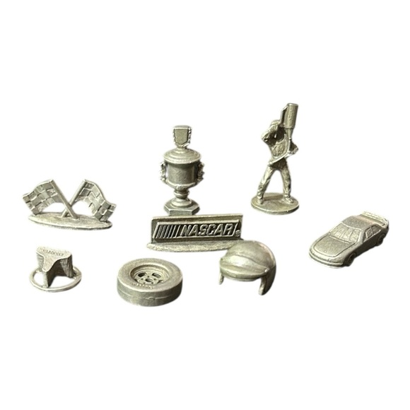 1997 Monopoly NASCAR Official Collector's Edition 8 Tokens COMPLETE Racing Game - Picture 5 of 6